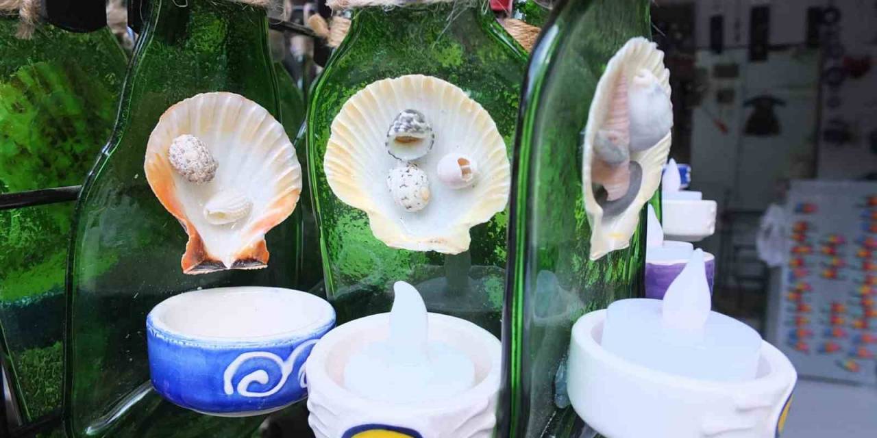 Burhaniye’de Şişeler Geri Dönüşümle Hediyelik Eşya Oldu