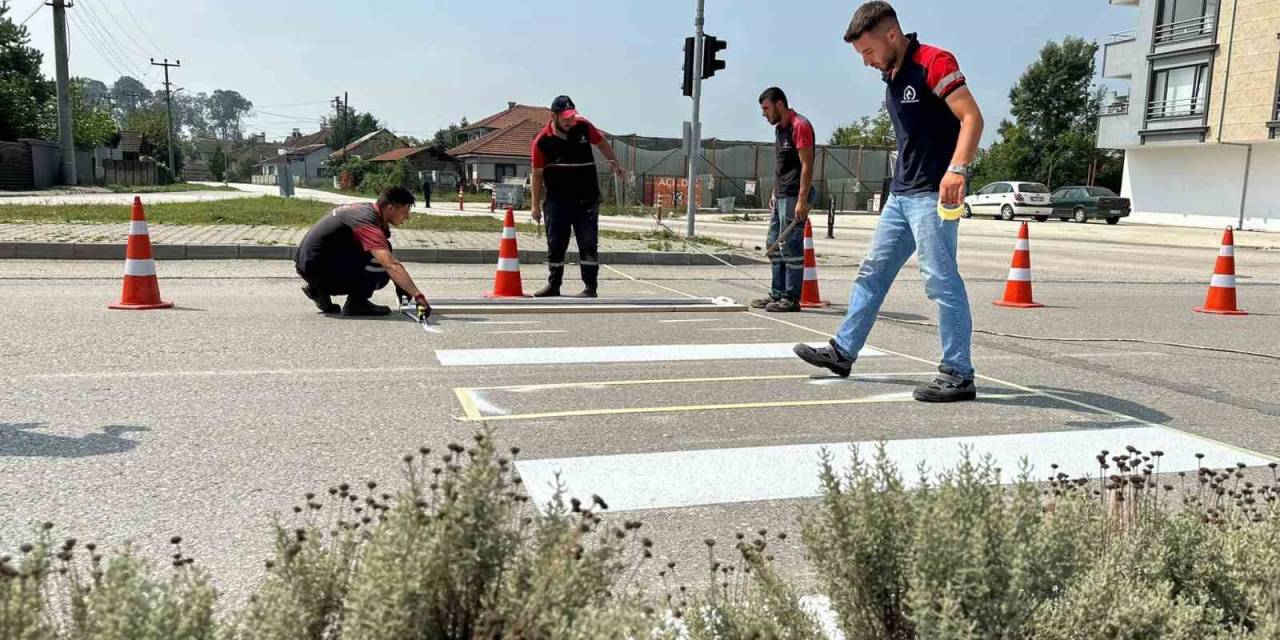 Yol Çizgi Çalışmaları Devam Ediyor
