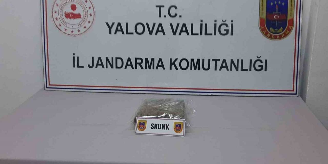 Taksideki Yolcunun Üzerinden Uyuşturucu Çıktı