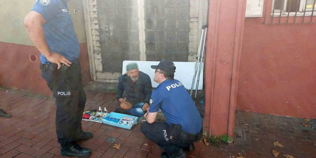 Dilencinin Kesik Bacağını Görünce Çığlık Atan Kadın, Polisi Harekete Geçirdi