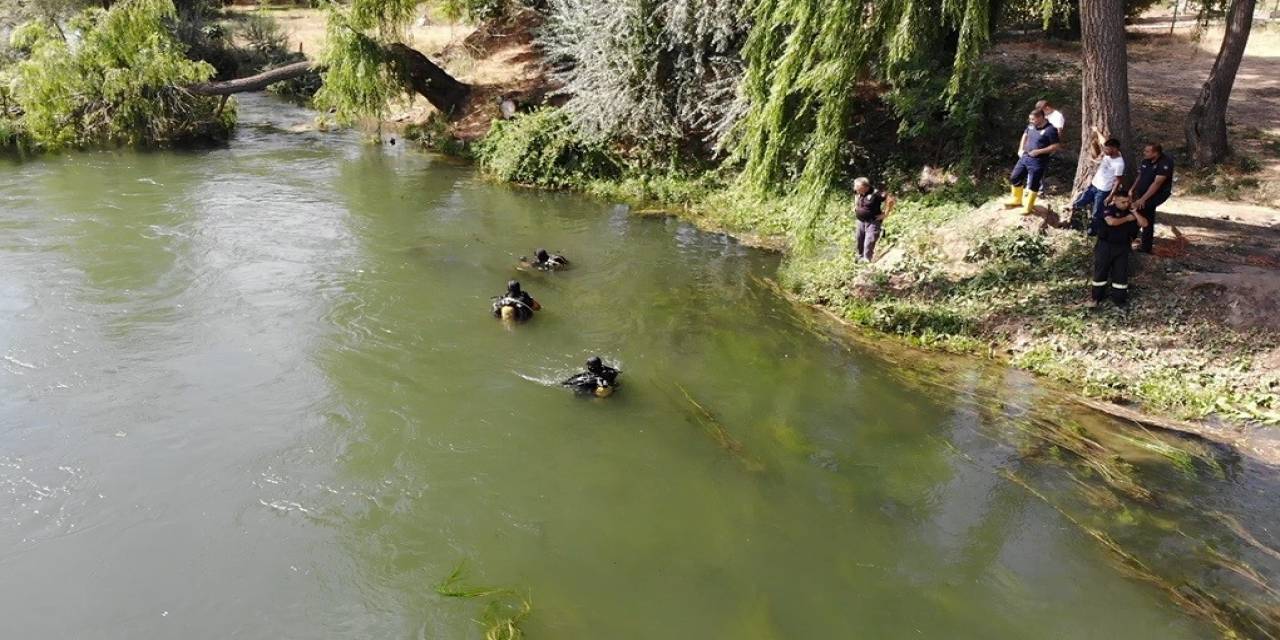 Kızılırmak’a Serinlemek İçin Giren Genç Boğuldu