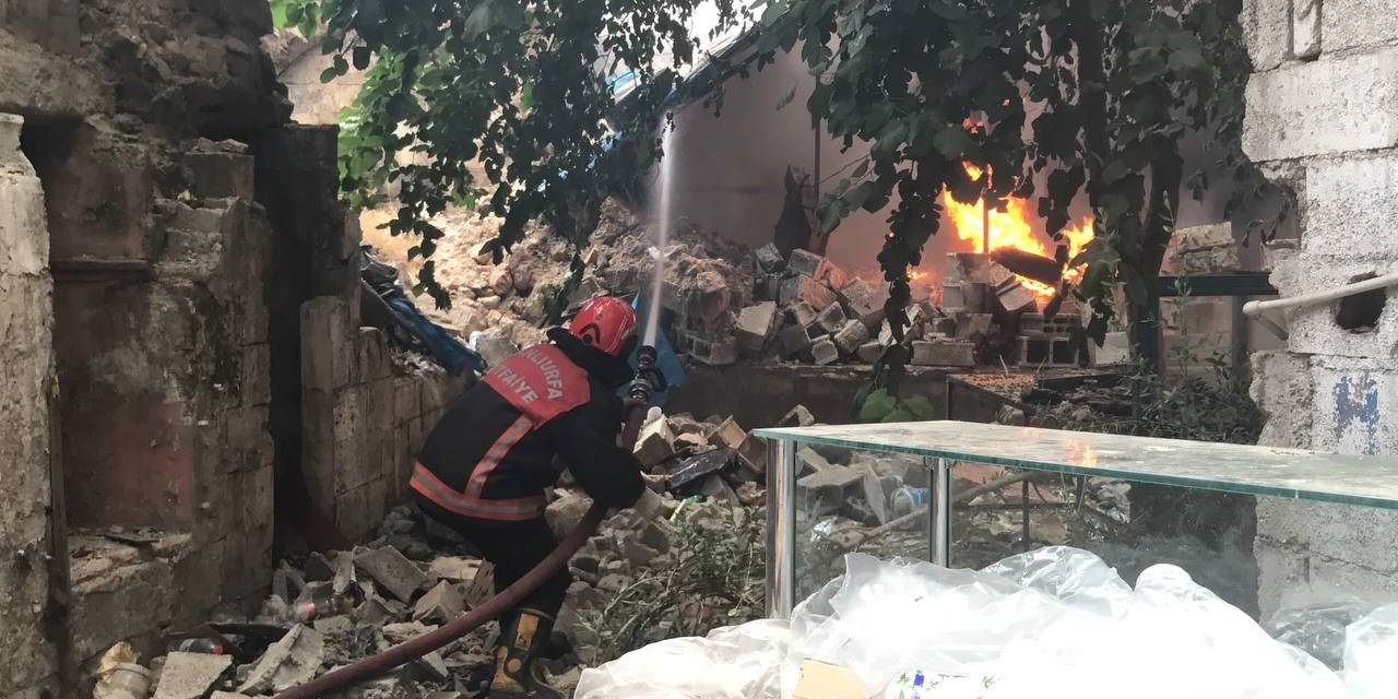 Şanlıurfa’da Klima Motoru Yangına Neden Oldu
