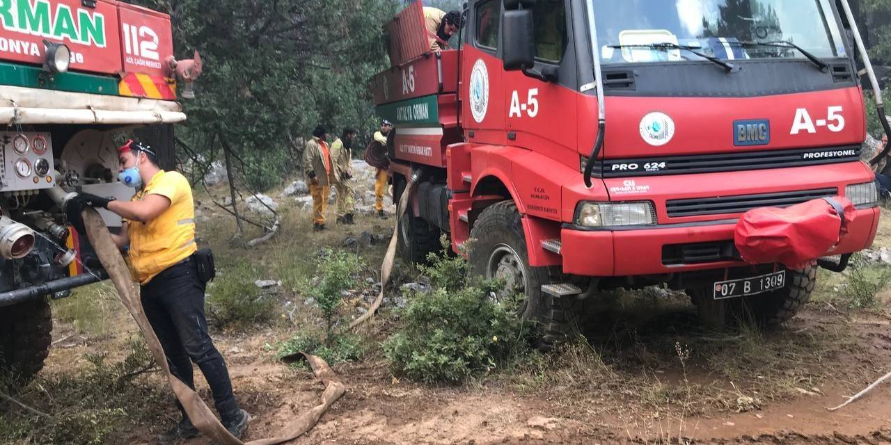 Antalya’da Orman Yangınına 450 Kişilik Ekiple Müdahale Ediyor