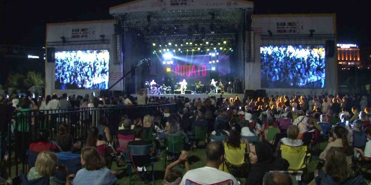 Şile’de Sevilen Müzisyen Rubato Rüzgarı Esti