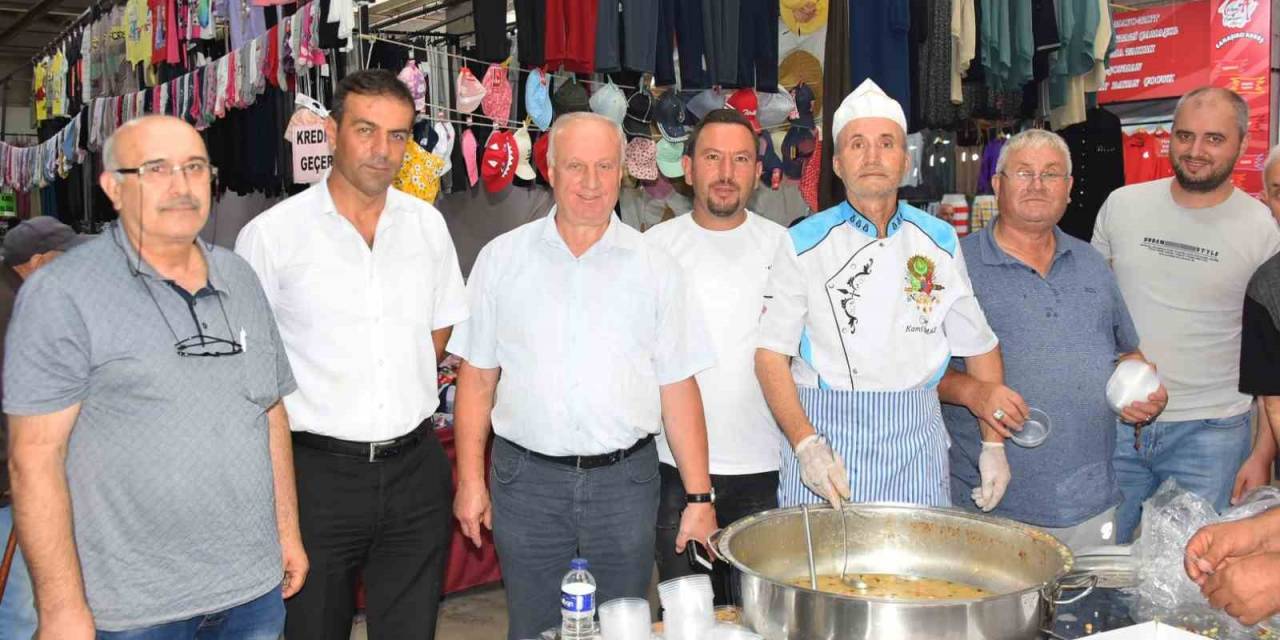 Kapalı Pazarda Aşure İkramı