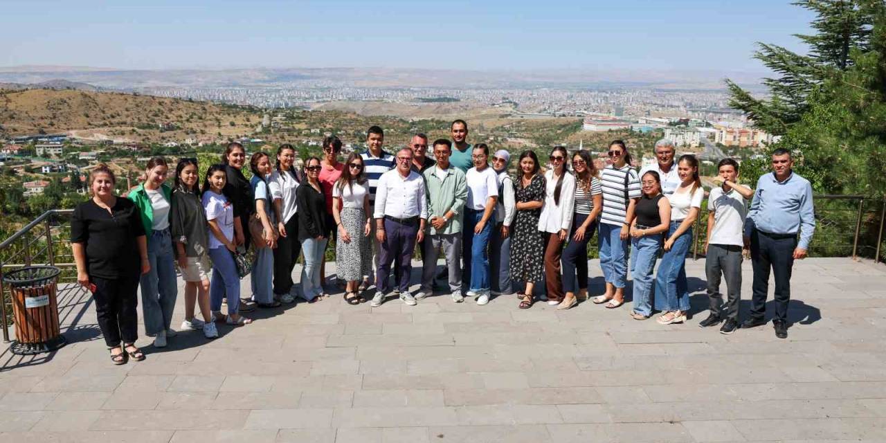 Kırgız Öğrencilerden Hacılar’a Ziyaret