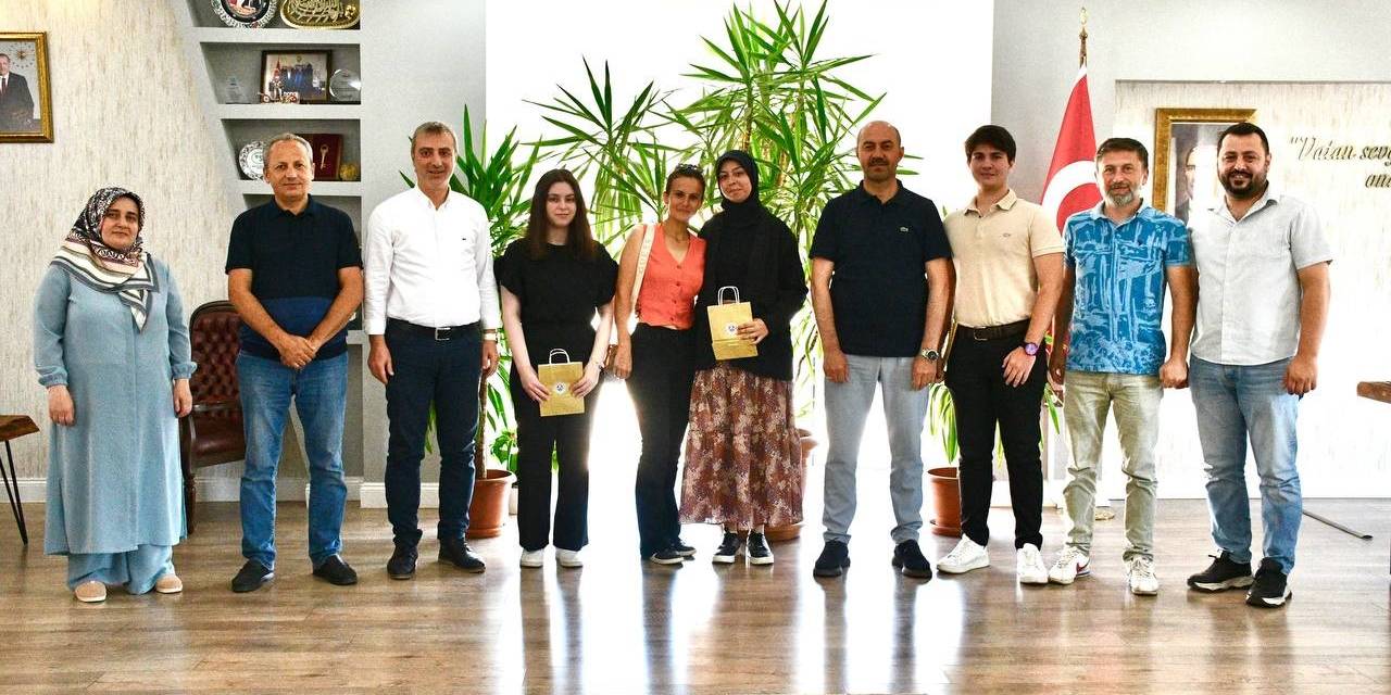 Terme’de Yks’de Dereceye Giren Öğrencilere Ödül