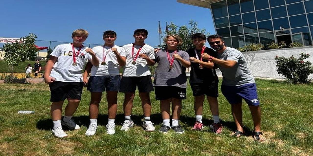 Düzceli Tenisçiler Finalde