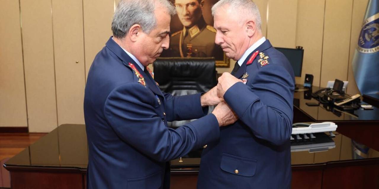 Hava Kuvvetleri Komutanlığında Devir Teslim Töreni