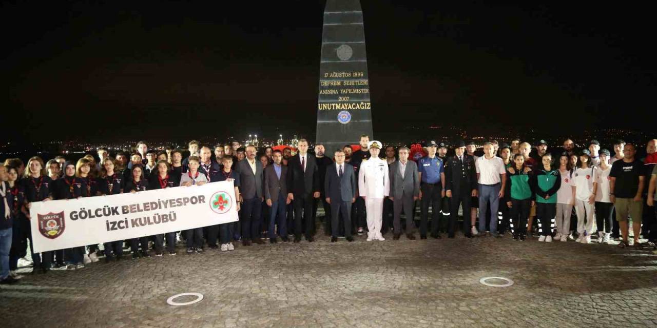 Depremde Hayatını Kaybedenler 24. Yıl Dönümünde Deprem Saatinde Anıldı