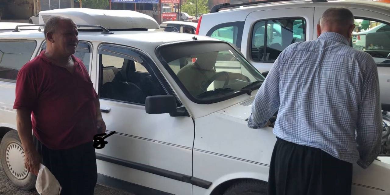 Rekor Kıran Sıcaklara Dayanamadı, 34 Yıllık Araca Klima Taktırdı