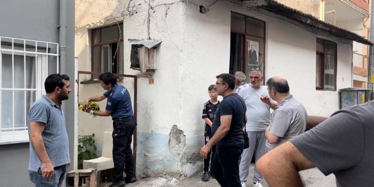 Bursa’da Şüpheli Ölüm...evinde Ölü Bulundu
