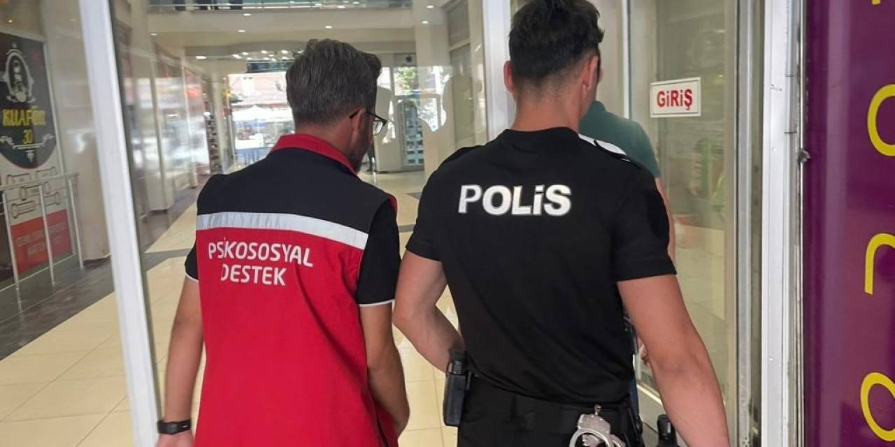 Hakkari’de Mobil Ekipler Çocuklar İçin Sahada