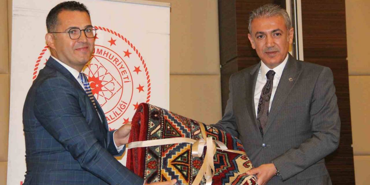 Vali Akkoyun İçin Veda Programı Düzenlendi