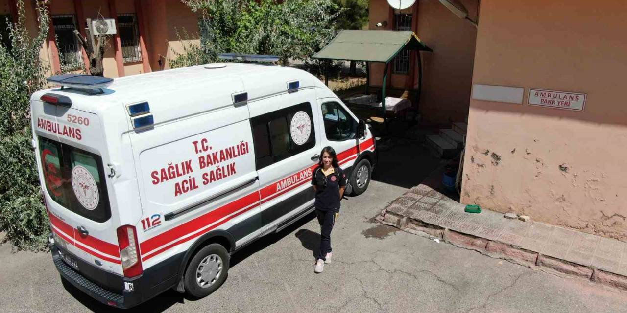 2 Milyonluk Şehrin Tek Kadın Ambulans Şoförü