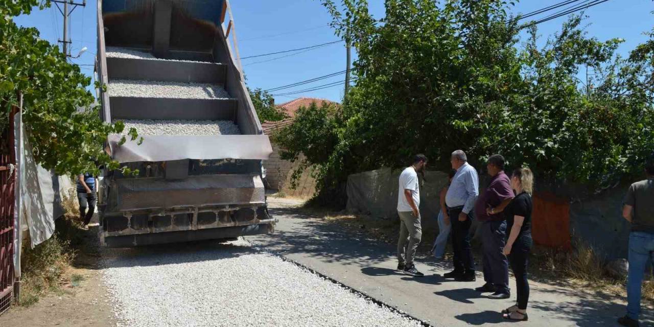 Büyükşehirden Salur Mahallesi’nde Asfaltlama Çalışması