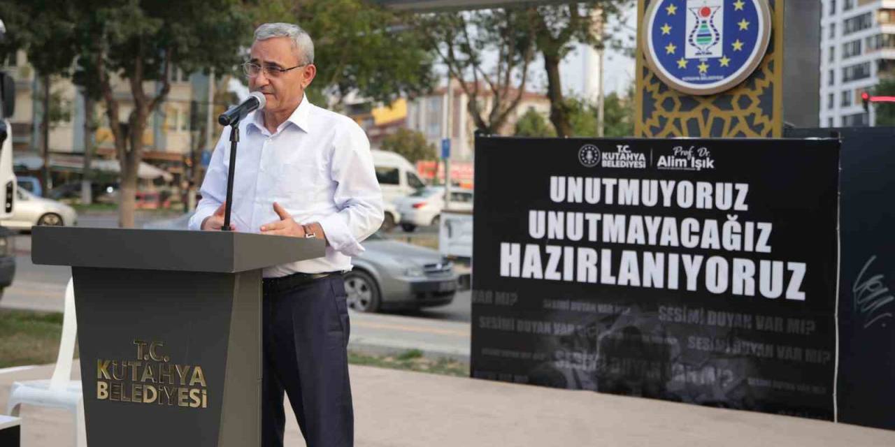 Belediye Afet İşleri Müdürlüğü Tarafından Depremde Hayatını Kaybedenler İçin Tören Düzenlendi