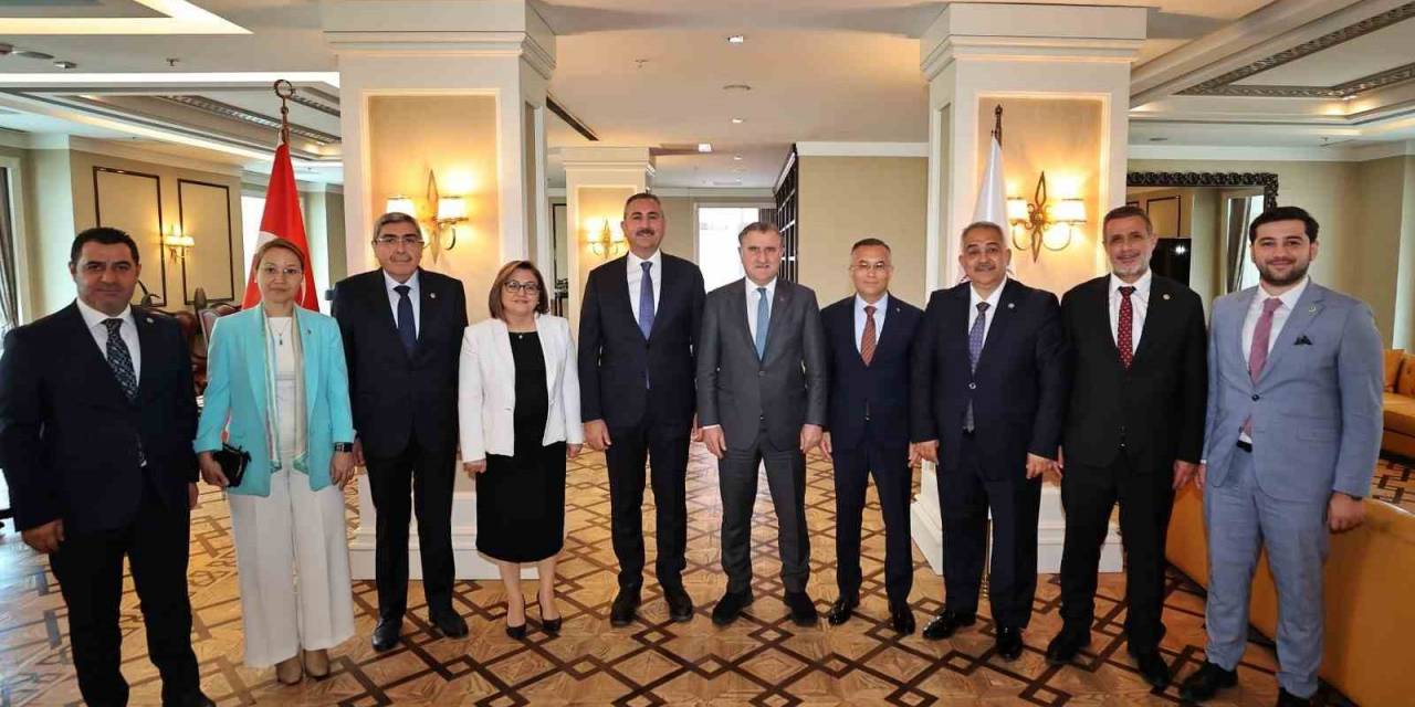 Ak Parti Gaziantep Heyetinden Ankara’da Bakanlarla Görüştü