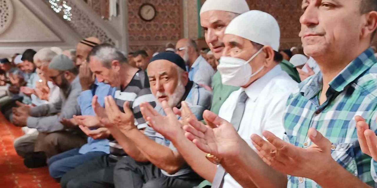 Depremlerde Hayatlarını Kaybedenler Mevlid İle Anıldı