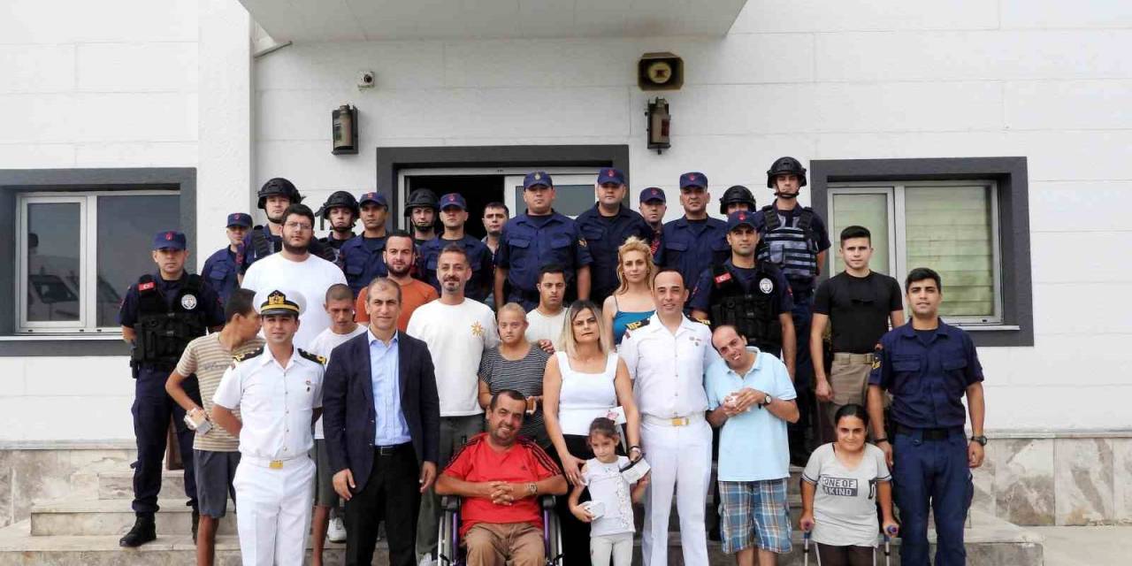 Depremzedeler Kahramanlarıyla Buluştu