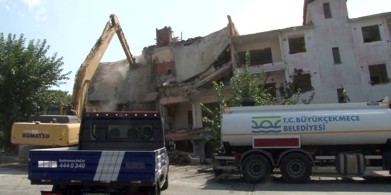 Büyükçekmece’de 17 Ağustos Marmara Depremi’nin 24’üncü Yılında 70 Konut Yıkıldı