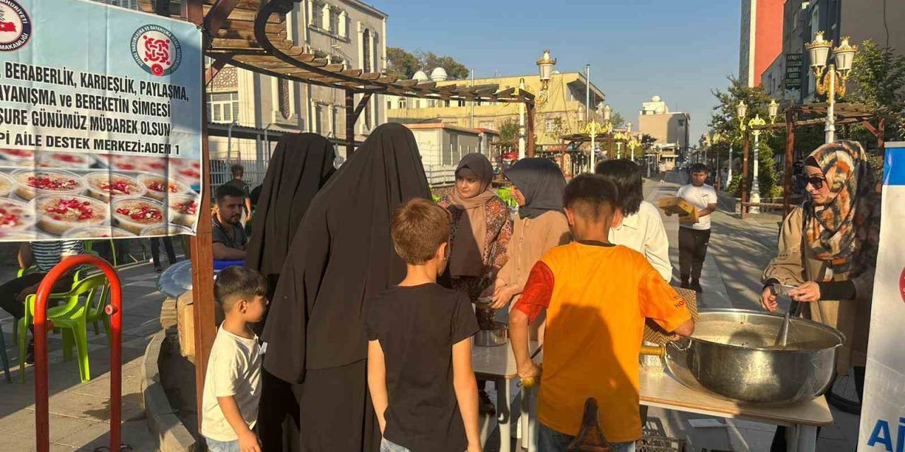 Silopi’de Bin 500 Kişiye Aşure İkram Edildi