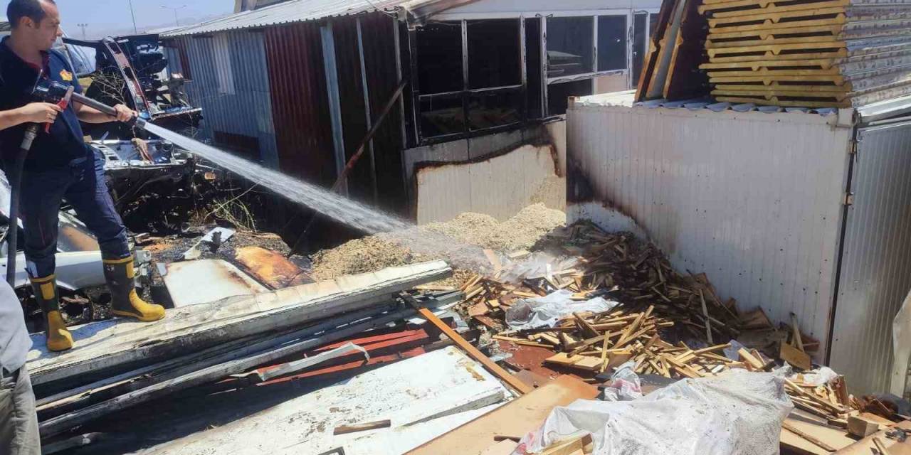 Konteyner Yapım Ve Onarım Yapan İş Yerinde Yangın