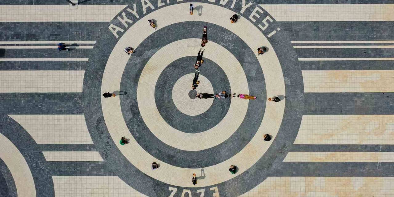 Öğrencilerden 17 Ağustos Depremi İçin Anlamlı Koreografi