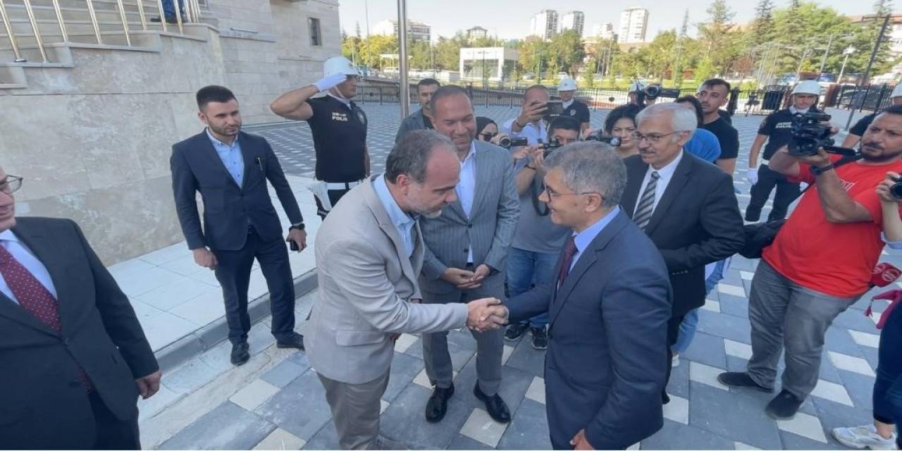 Niğde Valisi Dr. Cahit Çelik Göreve Başladı