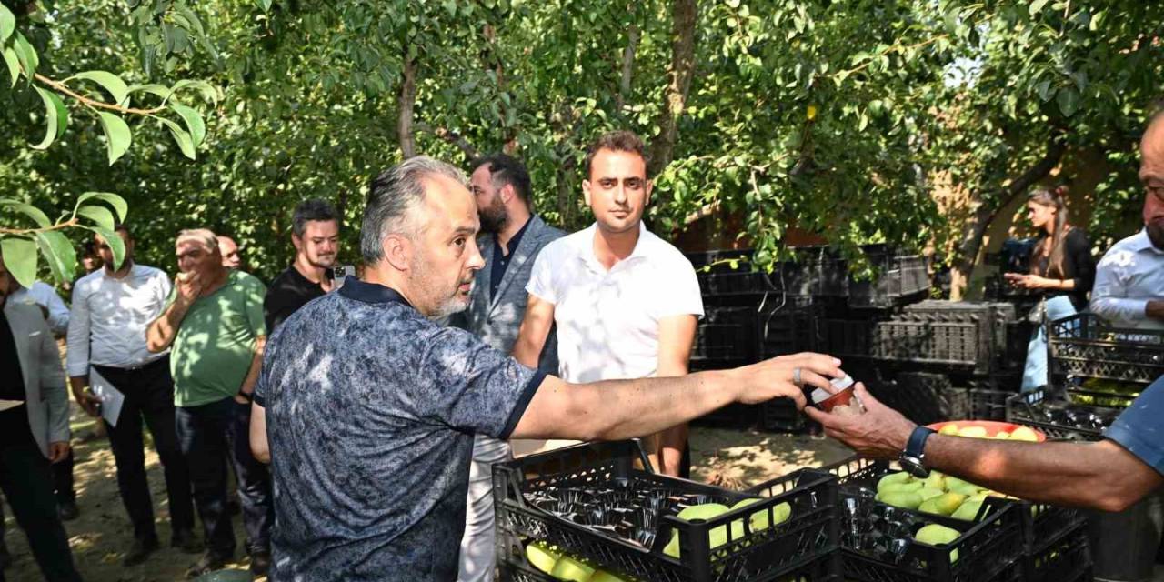 Başkan Aktaş’tan Çiftçiye Tarlada Ziyaret