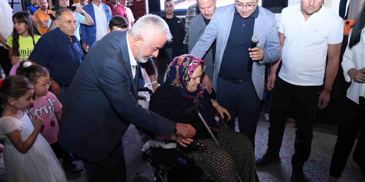 Bastonla Geldiği Programdan Akülü Tekerlekli Sandalye İle Ayrıldı