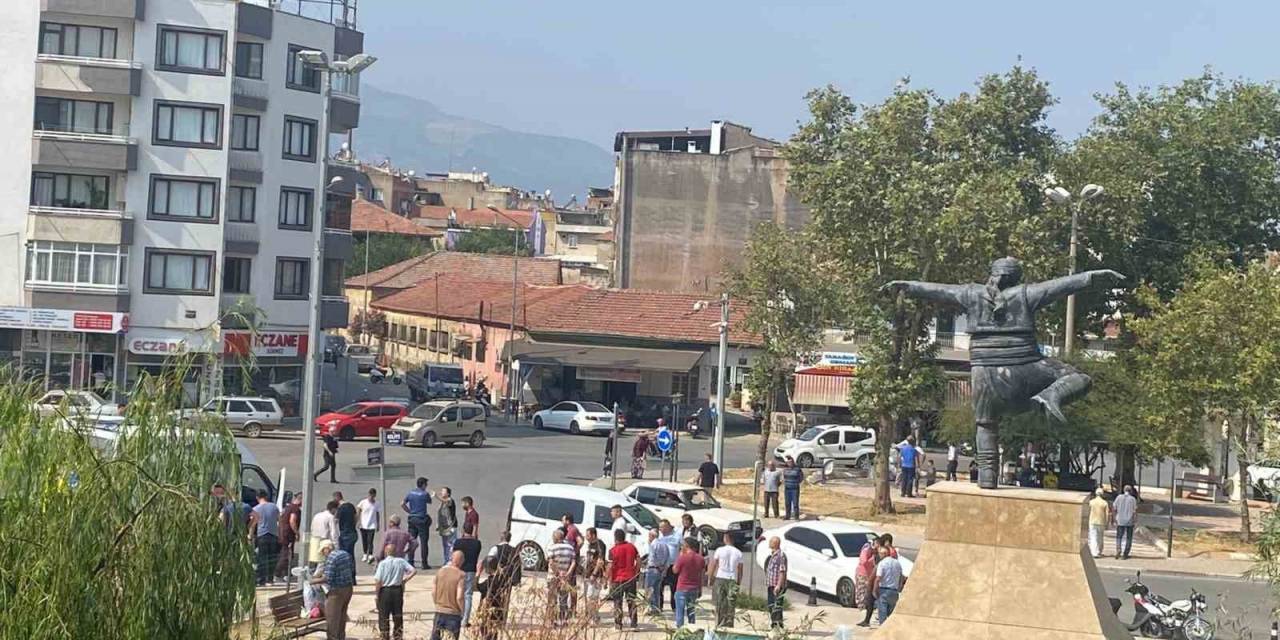 Tire’de Husumetli Gençlerin Kavgası Kanlı Bitti: 1 Ölü