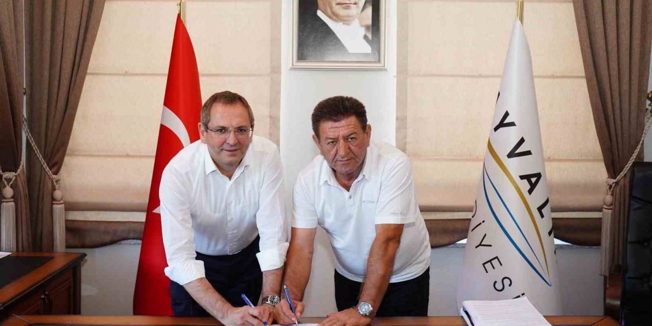 Ayvalık Belediyesi Personelini Enflasyona Ezdirmedi