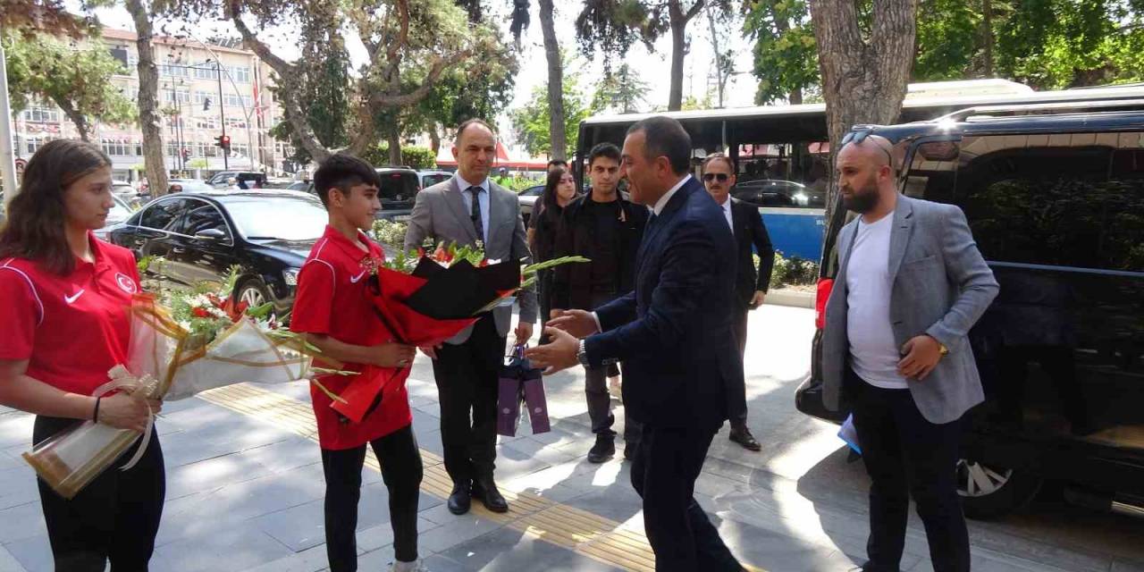 Burdur Valisi Türker Öksüz: "Burdur’a Hizmetkar Olmaya Geldim"