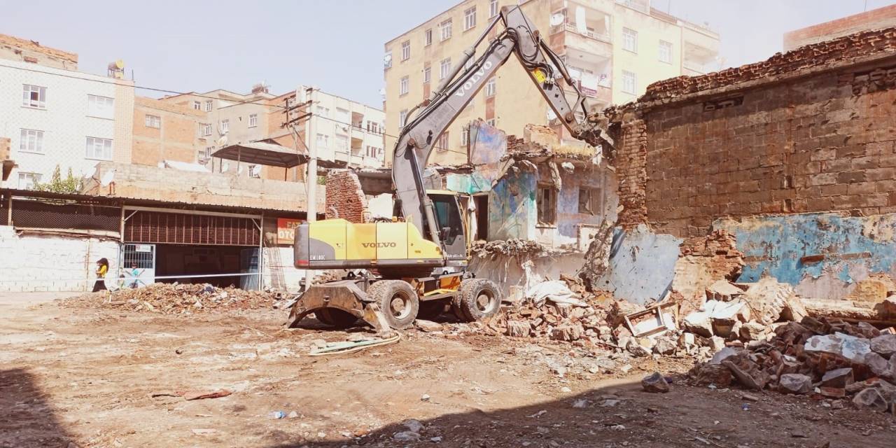 Bağlar İlçesinde Yıkılan Eski Yapı Sosyal Donatı Alanı Olarak Değerlendirilecek