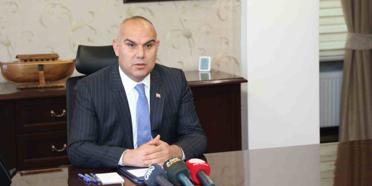 Ağrı Valisi Mustafa Koç, Şehitlik Ziyareti İle Görevine Başladı