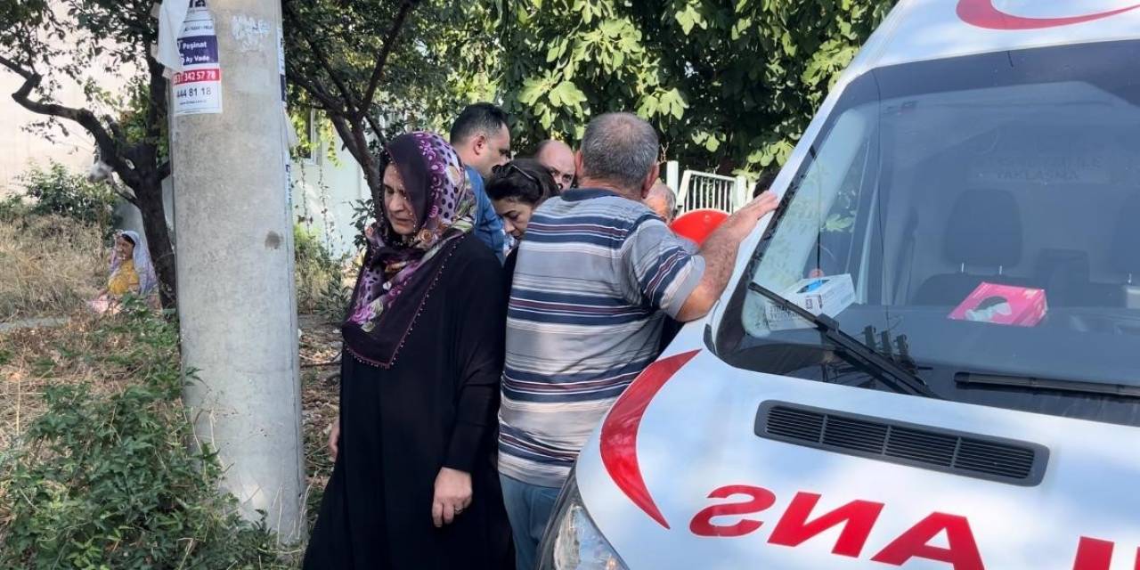 Oturduğu Daireyi Ateşe Verdi, Kuzeni Ve Yengesi Ölümden Döndü
