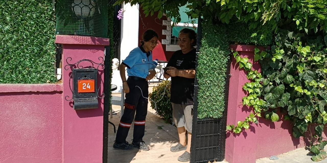 Yavru Kedilere Ulaşmak İçin Duvarı Deldiler