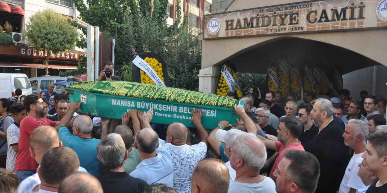 Aracında Ölü Bulunmuştu, Salihli’de Toprağa Verildi