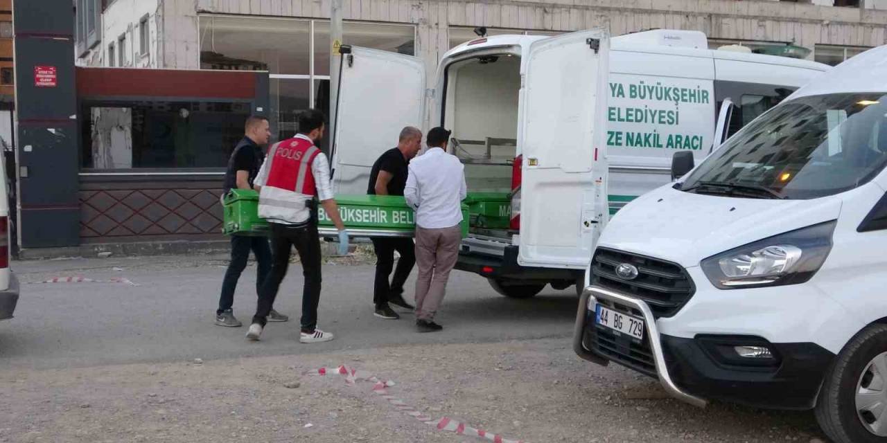 Kayıp Diş Hekimi Yol Kenarında Ölü Bulundu