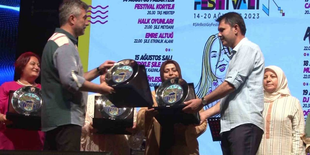 Dokuma Sanatçısı Neziroğlu Şile’de “Yıldızlara Nakşetmek” Adlı Performansını Sergiledi