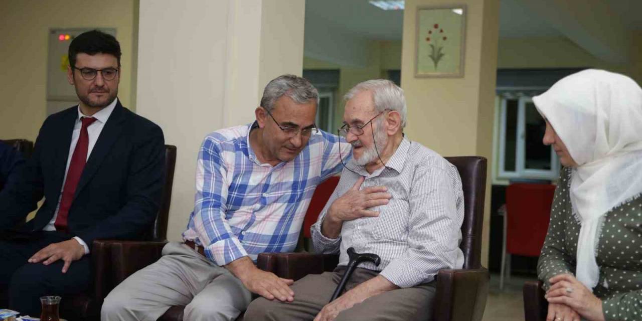 Kütahya Huzurevi Sakinleriyle Bir Araya Geldi