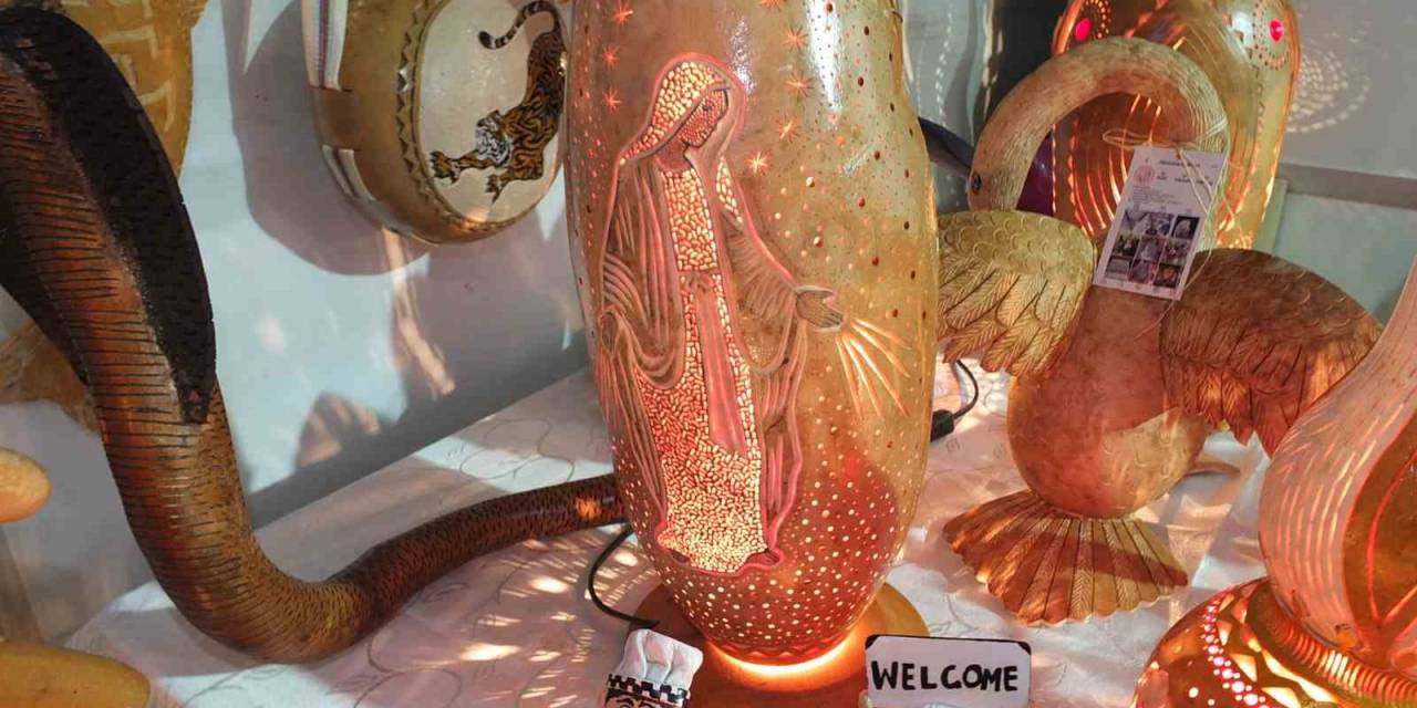 Balıkesirli Çift Su Kabaklarından Hayvan Figürleri Yapıyor