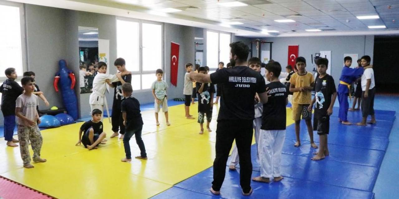 Haliliyeli Gençlerden Salon Sporlarına Yoğun İlgi