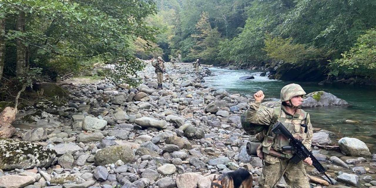 Msb: "Suriye Ve İran’dan Ülkemize, Ülkemizden De Yunanistan’a Yasa Dışı Yollarla Geçmeye Çalışan 25 Şahıs Hudut Birliklerimizce Yakalandı"