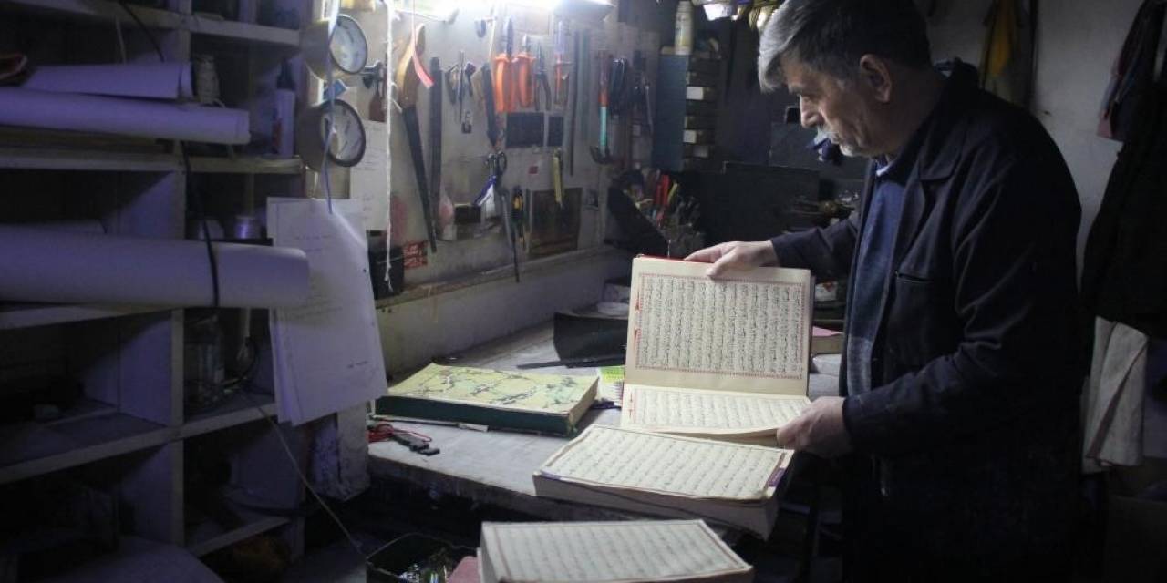 Yıpranan Kur’an-ı Kerimleri 46 Yıldır Onarıyor