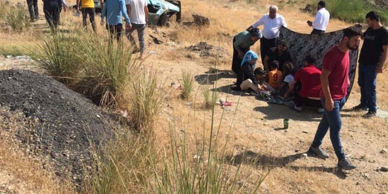 Batman’da Otomobil Şarampole Yuvarlandı: 1 Ölü, 8 Yaralı