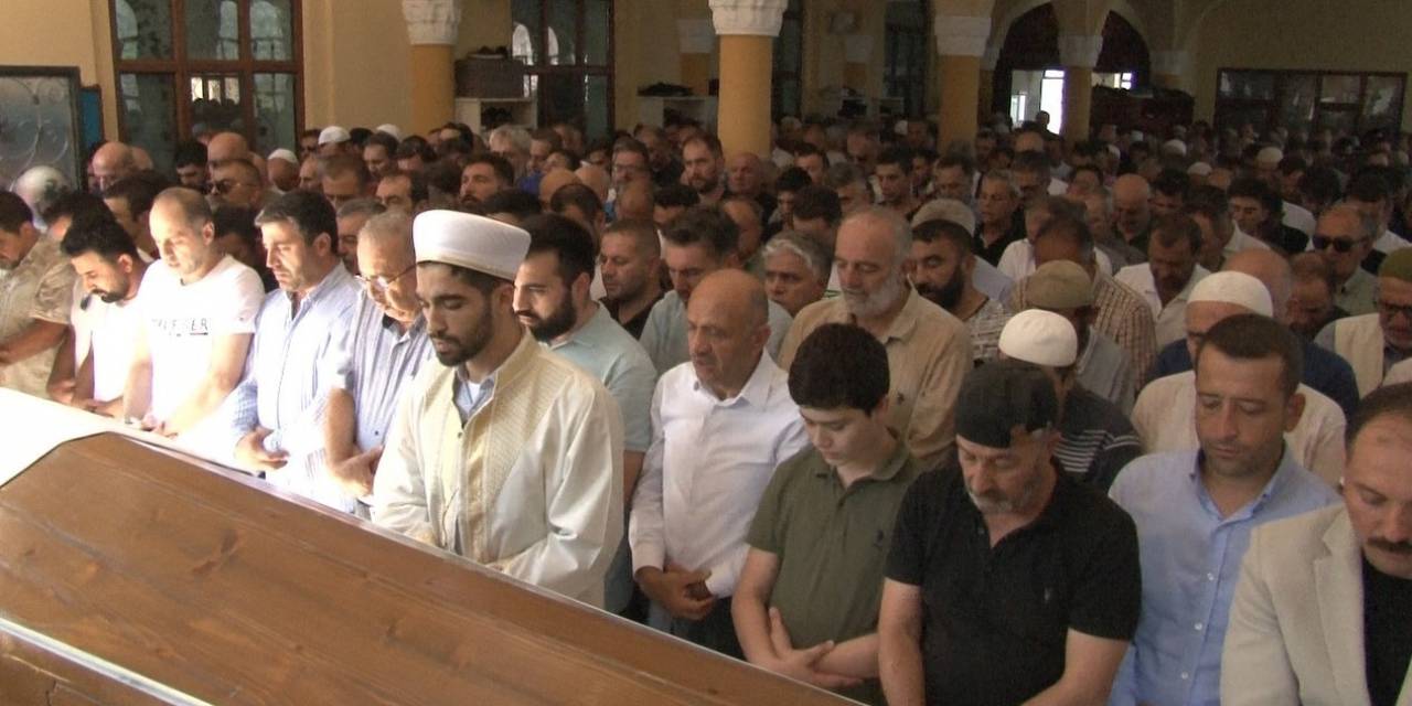 Kazada Hayatını Kaybeden Kulüp Başkanı Oğlunun Kıldırdığı Cenaze Namazıyla Son Yolculuğuna Uğurladı