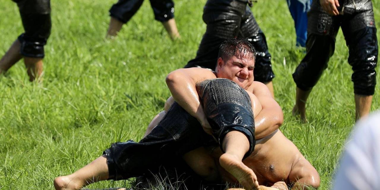 8. Yuntdağı Yağlı Pehlivan Güreşleri Başladı