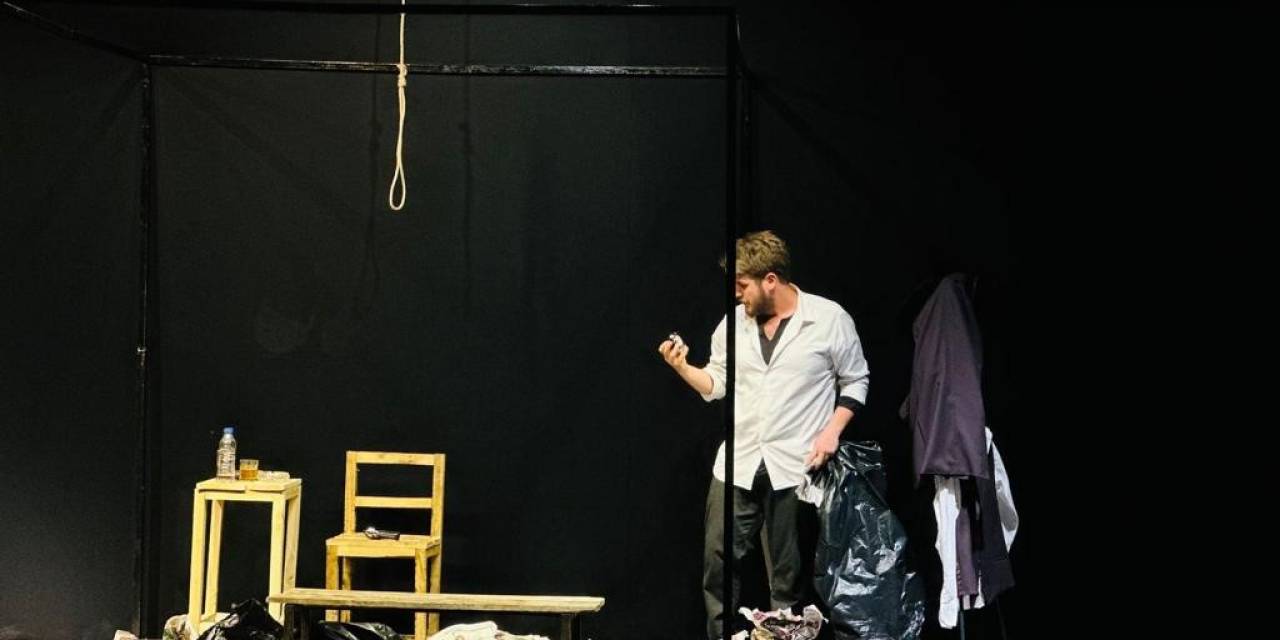 Elazığ’da ‘Nihayet Bitti’ Oyunu Sahnelendi